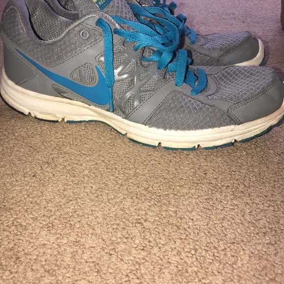 Running shoes - Picture 2 of 2